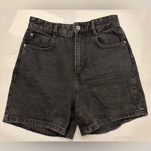 Zara High Waisted Mom Shorts Black Denim sz 4